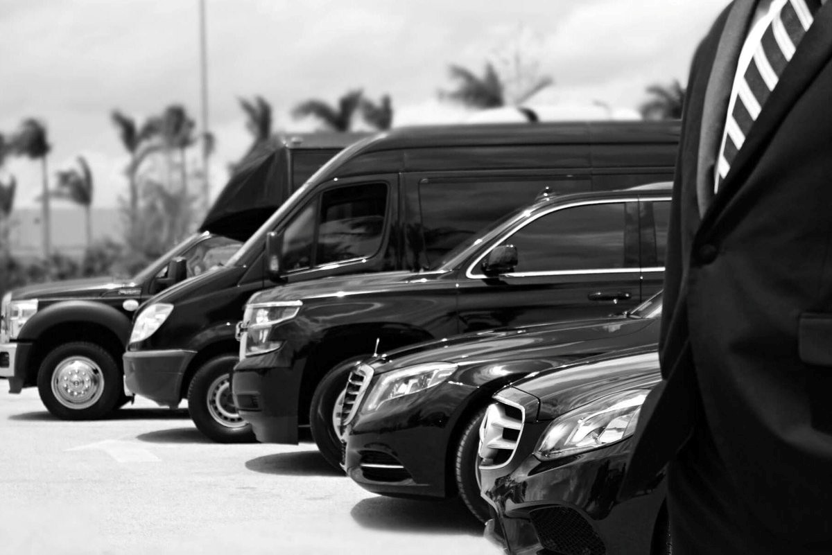 Black Limo Rental